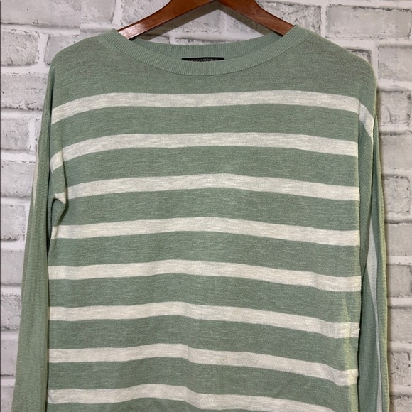 Banana republic women’s long sleeve sweater, green and white stripes size small - Picture 5 of 6
